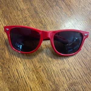 Taylor Swift KEDS red sunglasses